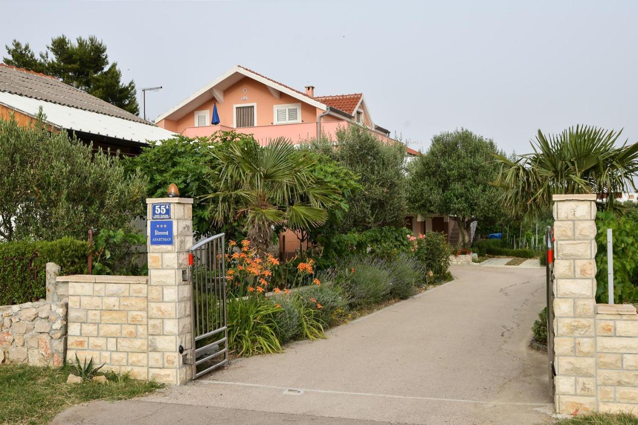 Jovici  Apartment Olive מראה חיצוני תמונה