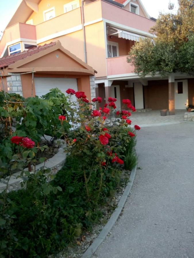 Jovici  Apartment Olive מראה חיצוני תמונה