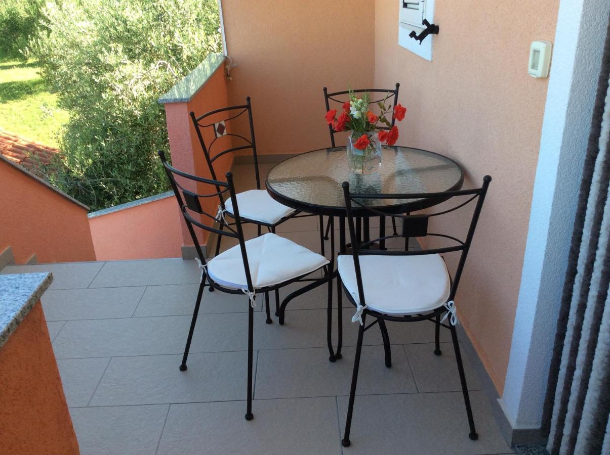 Jovici  Apartment Olive מראה חיצוני תמונה