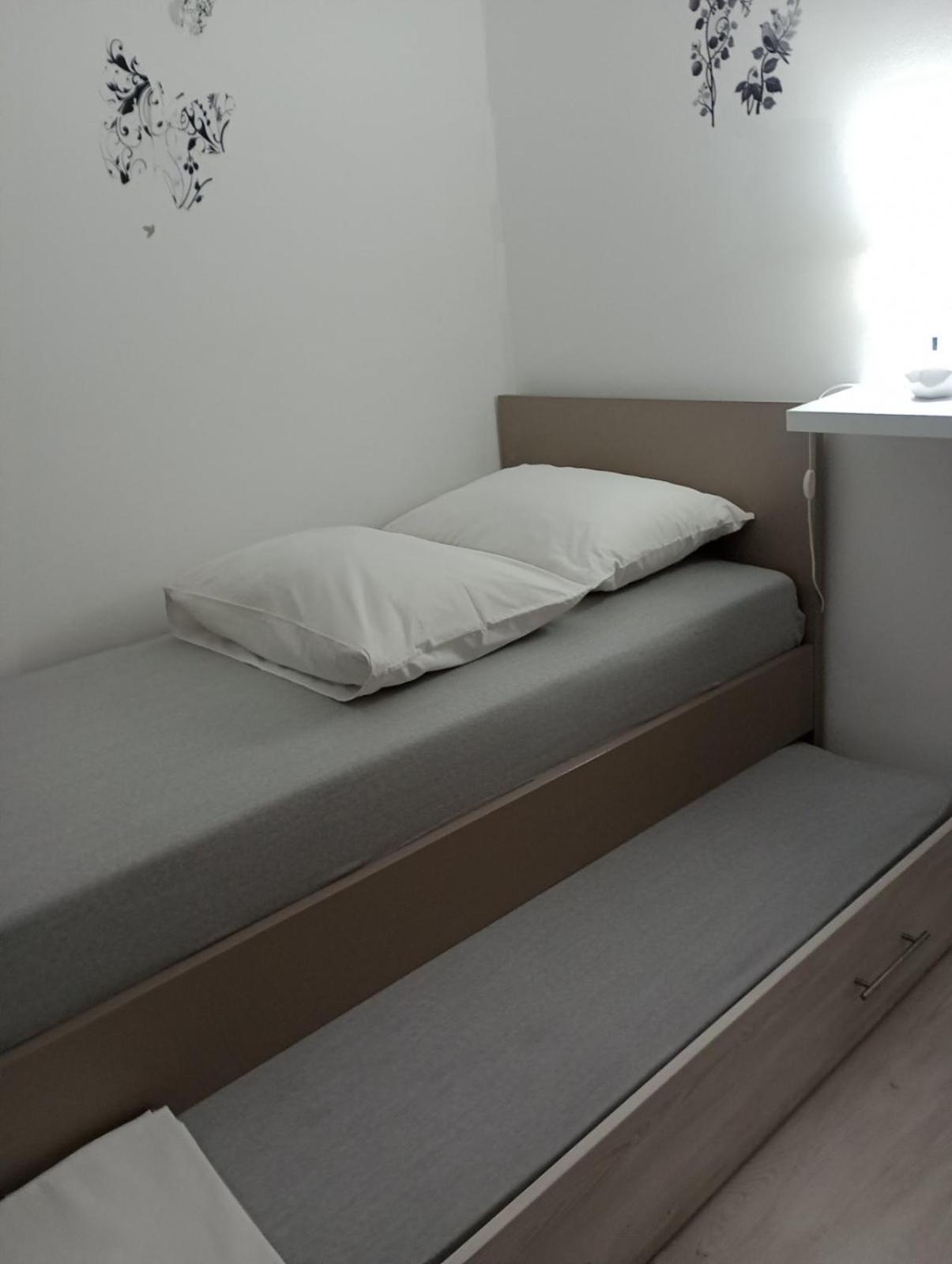 Jovici  Apartment Olive מראה חיצוני תמונה