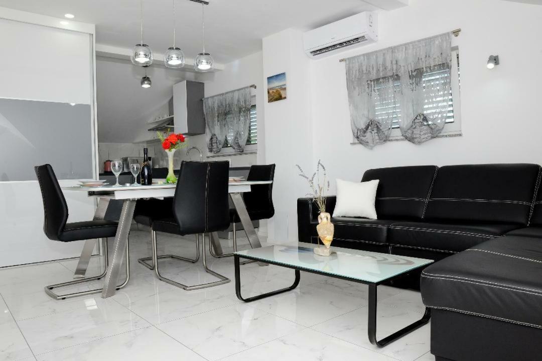 Jovici  Apartment Olive מראה חיצוני תמונה